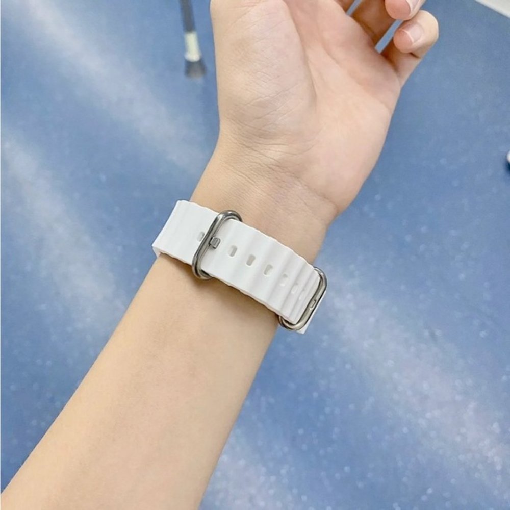 NEW WHITE Silicone Ocean Strap for Apple Watch - Picture 4 of 6